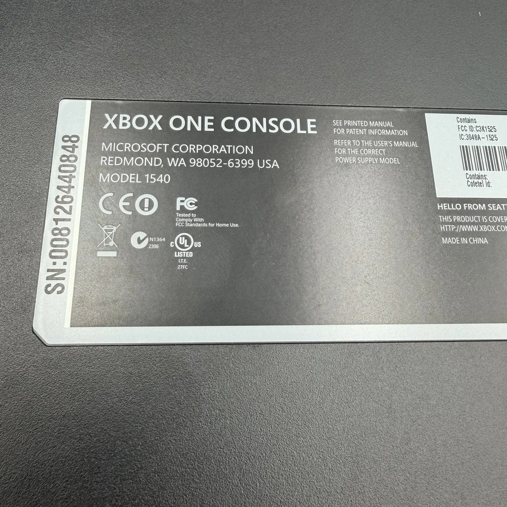 Microsoft Xbox One‎ Model 1540 Console Bundle 500 GB, 2 Controllers,  2 Games